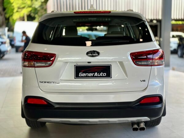 Sorento - 3.3 V6 24V 270cv 4x2 Aut. - Image 8