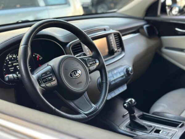Sorento - 3.3 V6 24V 270cv 4x2 Aut. - Image 15