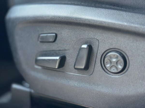 Sorento - 3.3 V6 24V 270cv 4x2 Aut. - Image 18