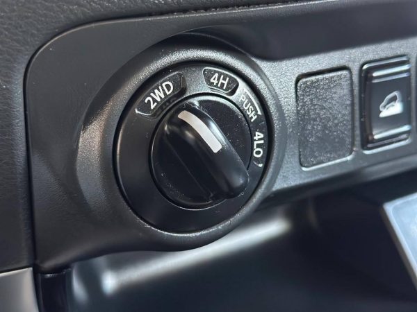 Nissan Frontier - Foto 14