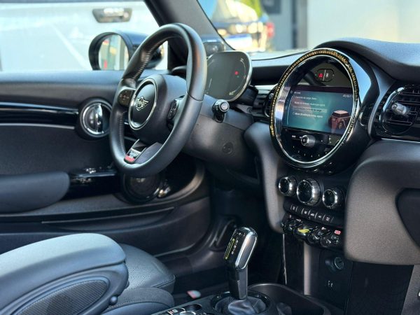 Mini - Cooper /  S ELECTRIC - Image 18