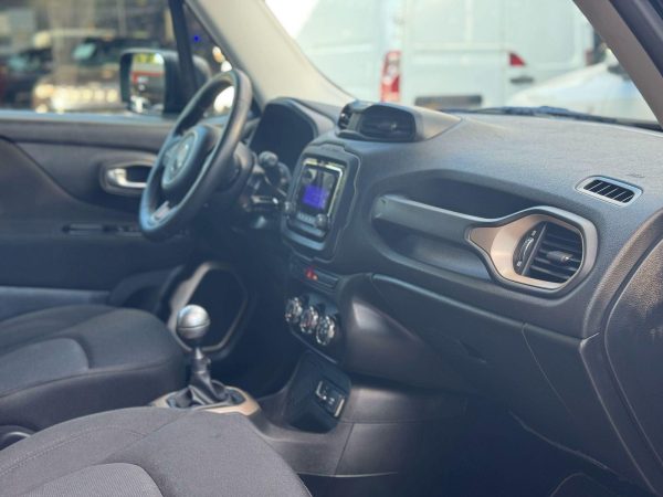 Jeep - Renegade Sport 1.8 4x2 Flex 16V Mec. - Imagem 17