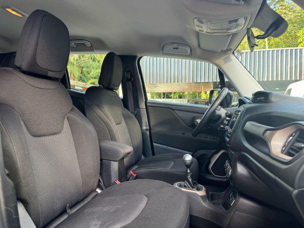 Jeep - Renegade Sport 1.8 4x2 Flex 16V Mec. - Imagem 18