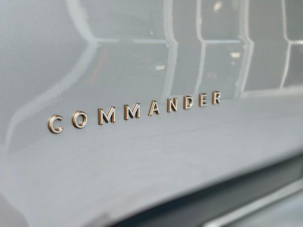 Jeep - Commander Limited TD380 2.0 4x4 Die.Aut. - Imagem 6