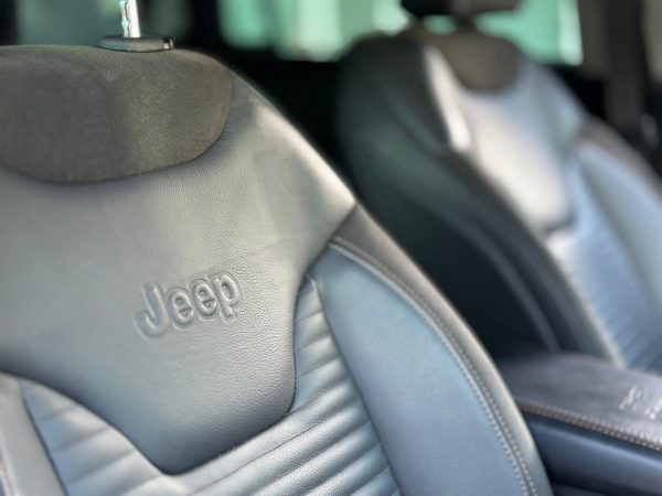 Jeep - Commander Limited TD380 2.0 4x4 Die.Aut. - Imagem 18