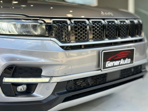 Jeep - Commander Limited TD380 2.0 4x4 Die.Aut. - Imagem 3