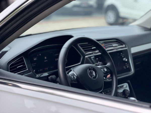 Volkswagen - Tiguan Allspac Comf 250 TSI 1.4 Flex - Imagem 17